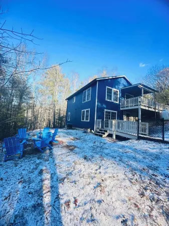 Charming 3-bedroom cottage with WiFi and AC in lovely Basye