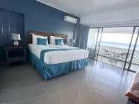 Beachfront Bed & breakfast - 2 mins walk to river Hotels near Reggae Beach