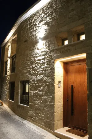 Myron Luxury Living -Two Bedroom Modern House with panoramic views Отели в г. Gorgolaini