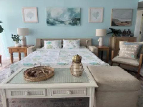 OCEAN FRONT 2-bedroom condo in North Topsail Beach