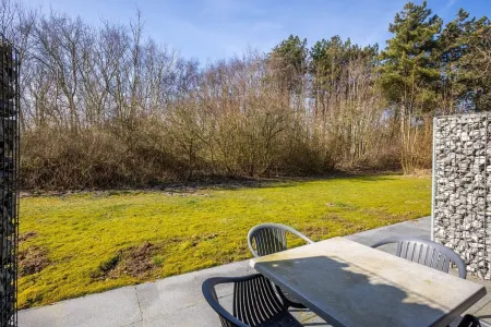 Ameland - Quiet apartment near the beach with terrace and pool access Отели в г. Амеланд