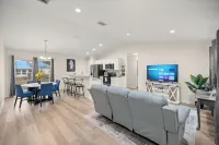 Charming 3-bedroom house in peaceful Ocala with WiFi, AC Hotels in Silver Springs Shores