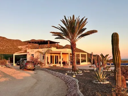 Casa Finisterra Propiedad de Ensueño en El Sargento BCS