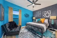 Game Room-Pool heated w/jacuzzi-Waffles-2 California King Beds-U of A 8 miles