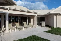 Plage Rose Estate 4 Bedroom Home - parking