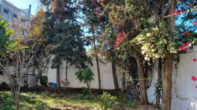 Grand Appartement Paisible, 3 Chambres, vue sur Jardin, Central à Rabat