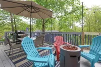 Lake Access + Kayaks + Arcade + Bike Path + Deck