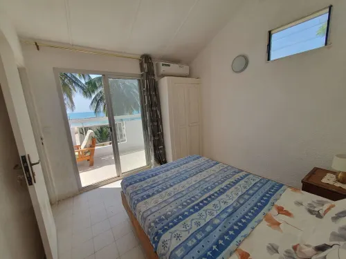 Rare in Saly! Seafront detached villa - 1st line, under the coconut trees.