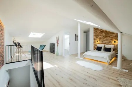 "Cosy House" 5 bedrooms. Pets allowed