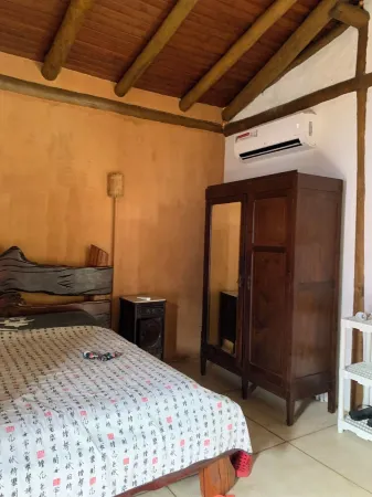 House with pool close to the beach in Barra do Sahy!