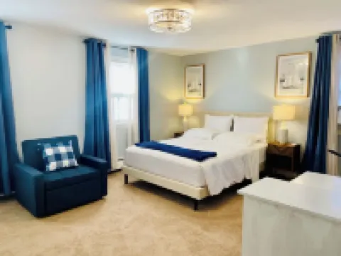 Charming 3-bedroom townhome in Marblehead 3 miles  to Salem14 miles to Boston