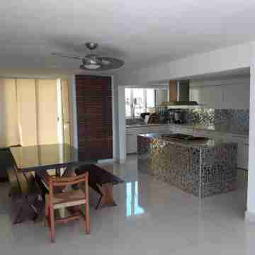 Beautiful Villa in front of Lagoon, in the heart of the hotel zone of Cancun Others