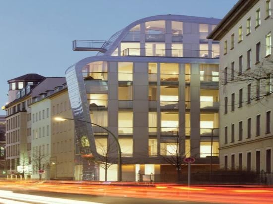 Spacious 4-Bedroom Apartment in Prime Berlin Mitte Location