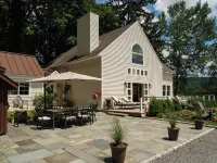 4-bedroom Queechy Lake House with Private Dock and Fire Pit Hotels in Canaan