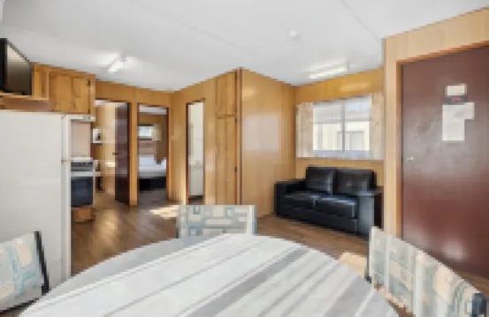 Canberra Holiday Village Hotels in 