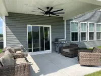 5BR 3 BA Sleeps 12 Comfortably 4 Mi to Bethany with shared pool/amenities