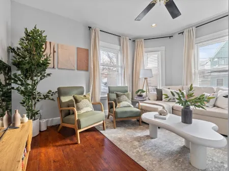 3BR2BATH Lux Home in Somerville