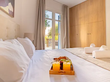 Sanders Paros Gardens - Sweet 1-Bdr Apt w Patio