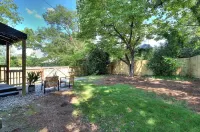 Charming 3 bdrm, 2 ba house with fence centrally located to everything, I85, I26