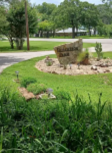 Charming 2-bedroom barndominium in marvelous Stephenville with AC, WiFi