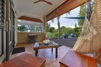 Charming 1 bedroom studio sea front and  huge  creole garden with AC, WiFi Hotel a Port Louis