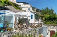 White House Giò - Casa con Terrazza Vista Mare Hotels in Nocelle