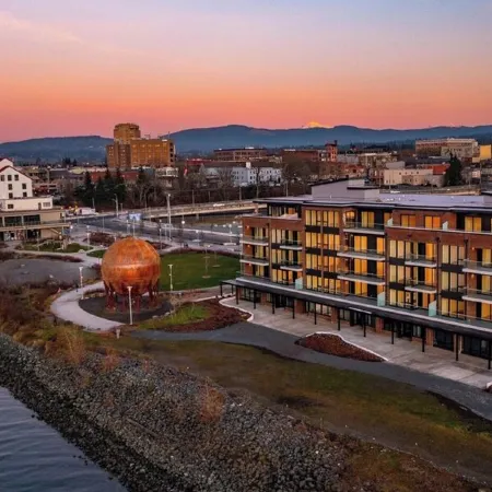 1025 Luxe • 2BR • Waterfront District • Close to Downtown & WWU