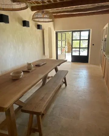 Mas du 19eme 4 double rooms and 6-bed dormitory