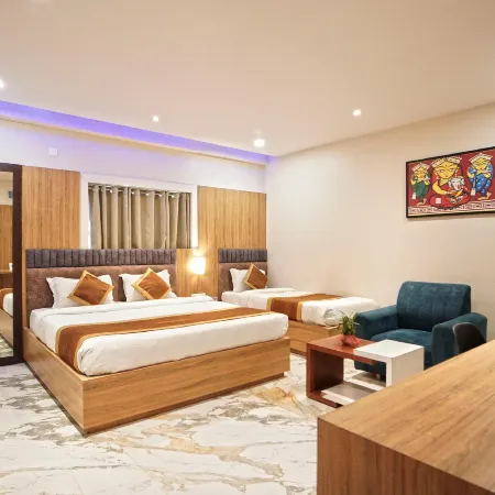 Hotel Ekta International !! 300 MTS from Baba Baidyanath Dham Temple !!