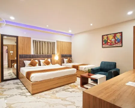 Hotel Ekta International !! 300 MTS from Baba Baidyanath Dham Temple !! Hotels in Deoghar