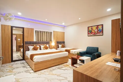 Hotel Ekta International !! 300 MTS from Baba Baidyanath Dham Temple !!