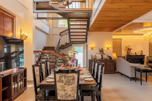 Elivaas Prive the Royce Daisy | Ultra Luxe 4 BHK Villa -  Casas de vacaciones