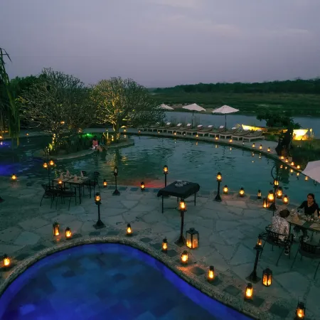 Barahi Jungle Lodge