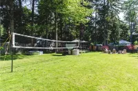Charming Lake Cottage - 3 Bedrooms, Hot Tub, Sauna, Large Yard