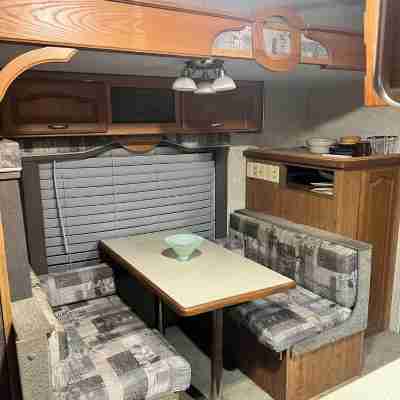 Cozy mobile home Dining/Meeting Rooms