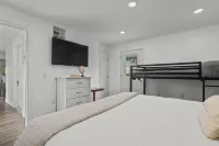 Beachfront Cottage with hot tub