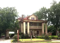 Luxury Lodging in the Heart of Historic Downtown Gonzales