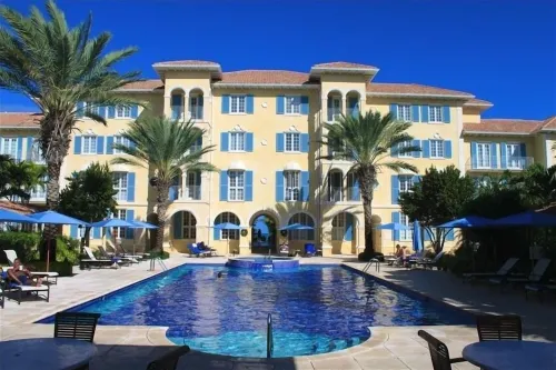 SPECIAL DISCOUNTED RATE!-  Magical Oceanfront Holiday - Grace Bay Beach 1/2 bed - 4-Star