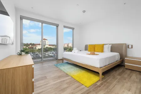 Beachside Residences Отели в г. Палм-Бич