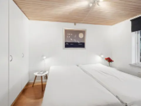 "Eldar" - 5m from the Sea