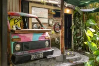 Losmanos Hostel