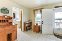 Quiet Pagosa Springs Cabin Lake and Mountain Views! - 2-Star