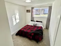Hometown USA With Hot Tub and Fully Renovated
