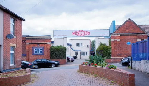 cosy ,spacious ,clean 3 bed house,10miuntes walk from town centre