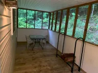 Stanley Hollow - 60 Acres, Starlink Satellite WiFi, 2 miles of private hiking