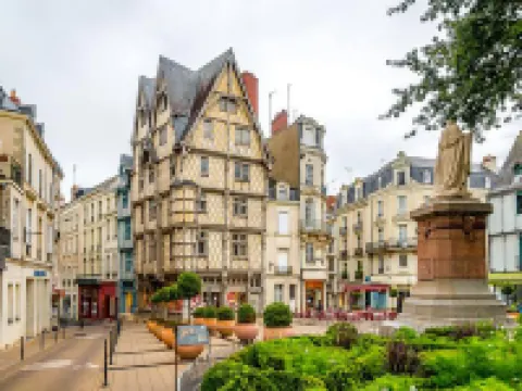 Holiday Home in Angers with Private Garden