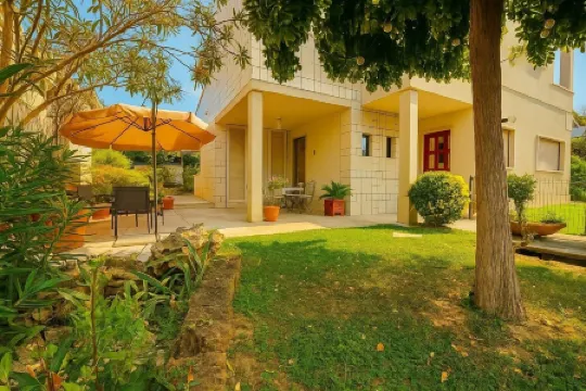 The green corner apartment CIN: IT001156C2C78OUPYJ