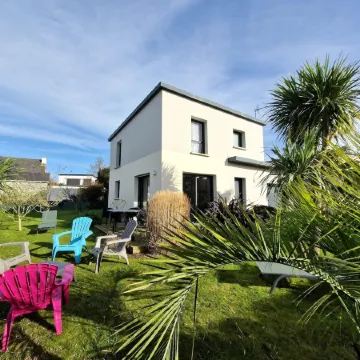 Modern house near the coast Отели в г. Карантек
