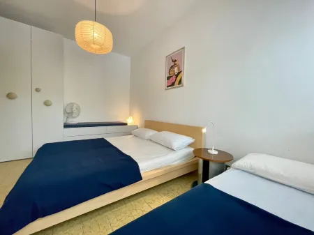 Spacious Duplex Near the Beach