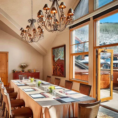 Fairmont Heritage Place, Franz Klammer Lodge